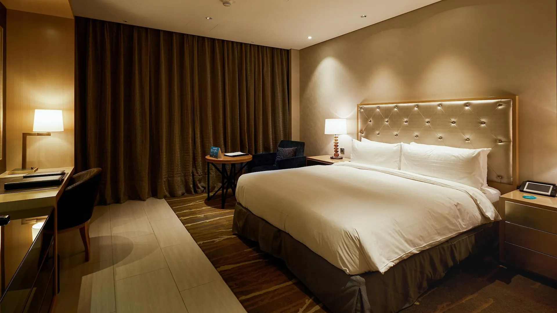 Oakwood Premier Incheon Aparthotel 5*,