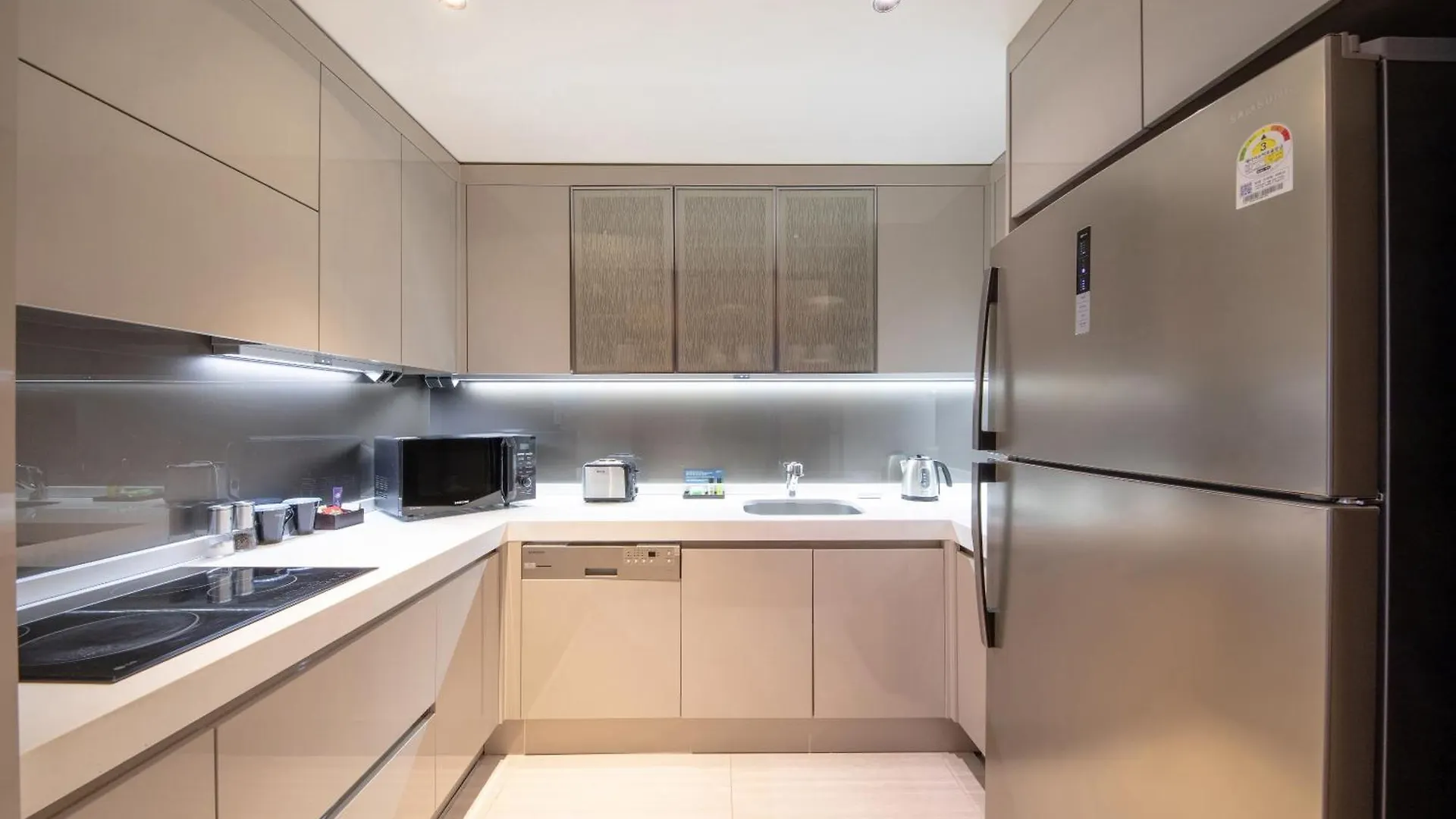 Oakwood Premier Incheon Aparthotel 5*,  South Korea