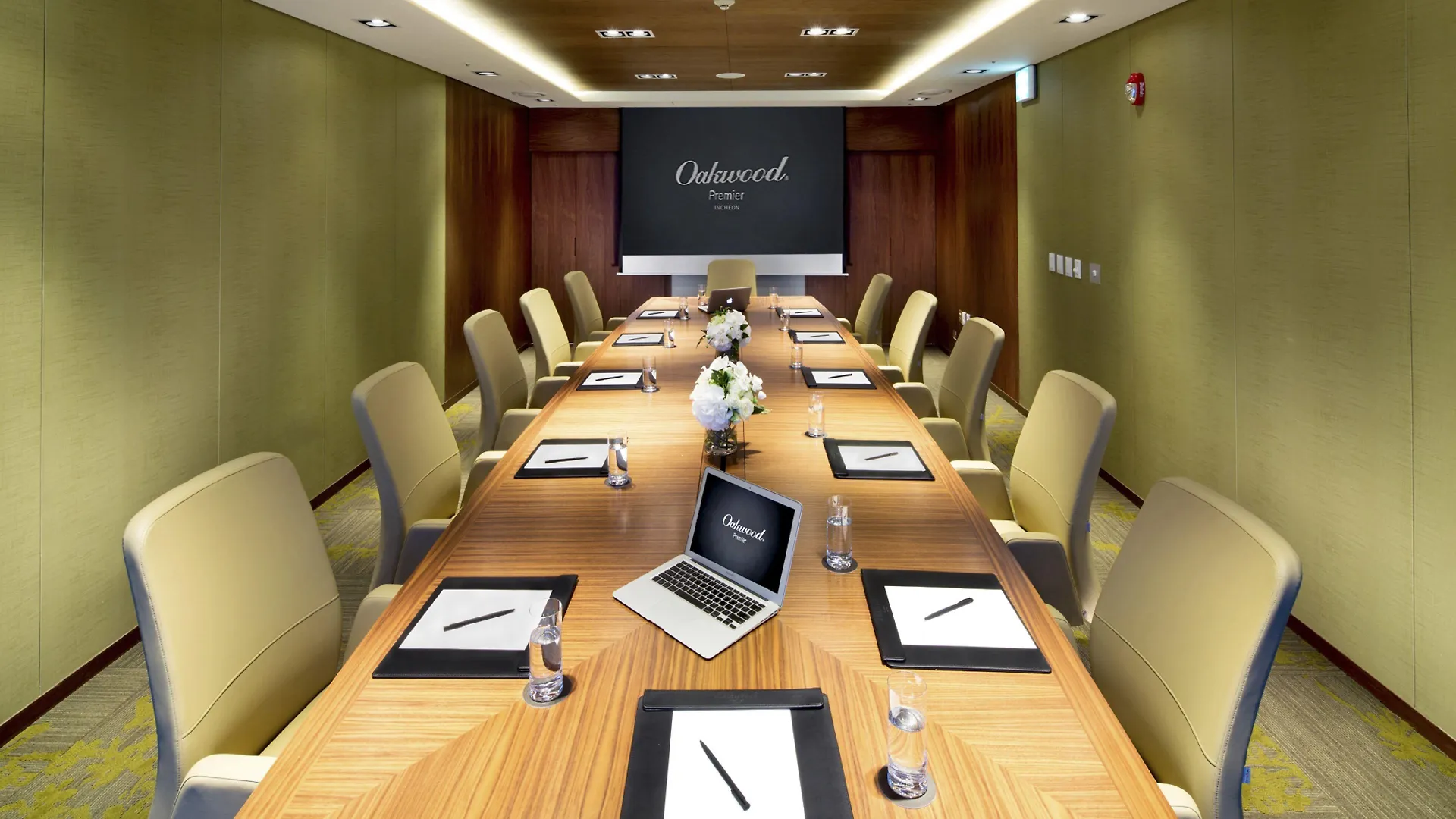 Oakwood Premier Incheon Aparthotel 5*,