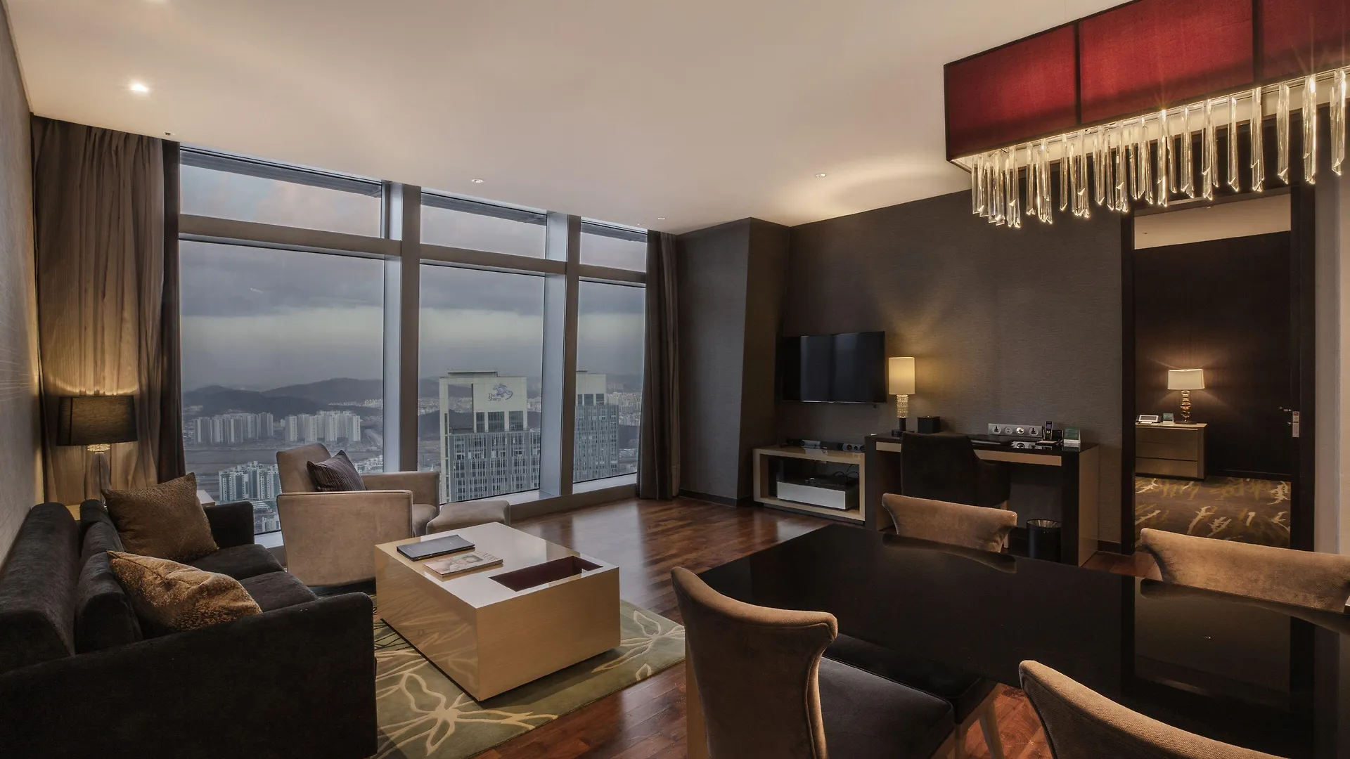Oakwood Premier Incheon Aparthotel 5*,