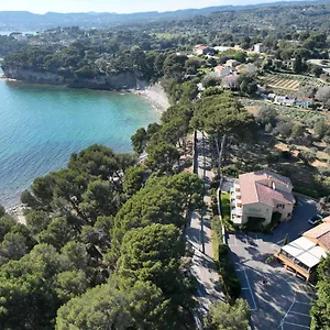 https://hotel-corniche-du-liouquet.fr-provencehotel.com