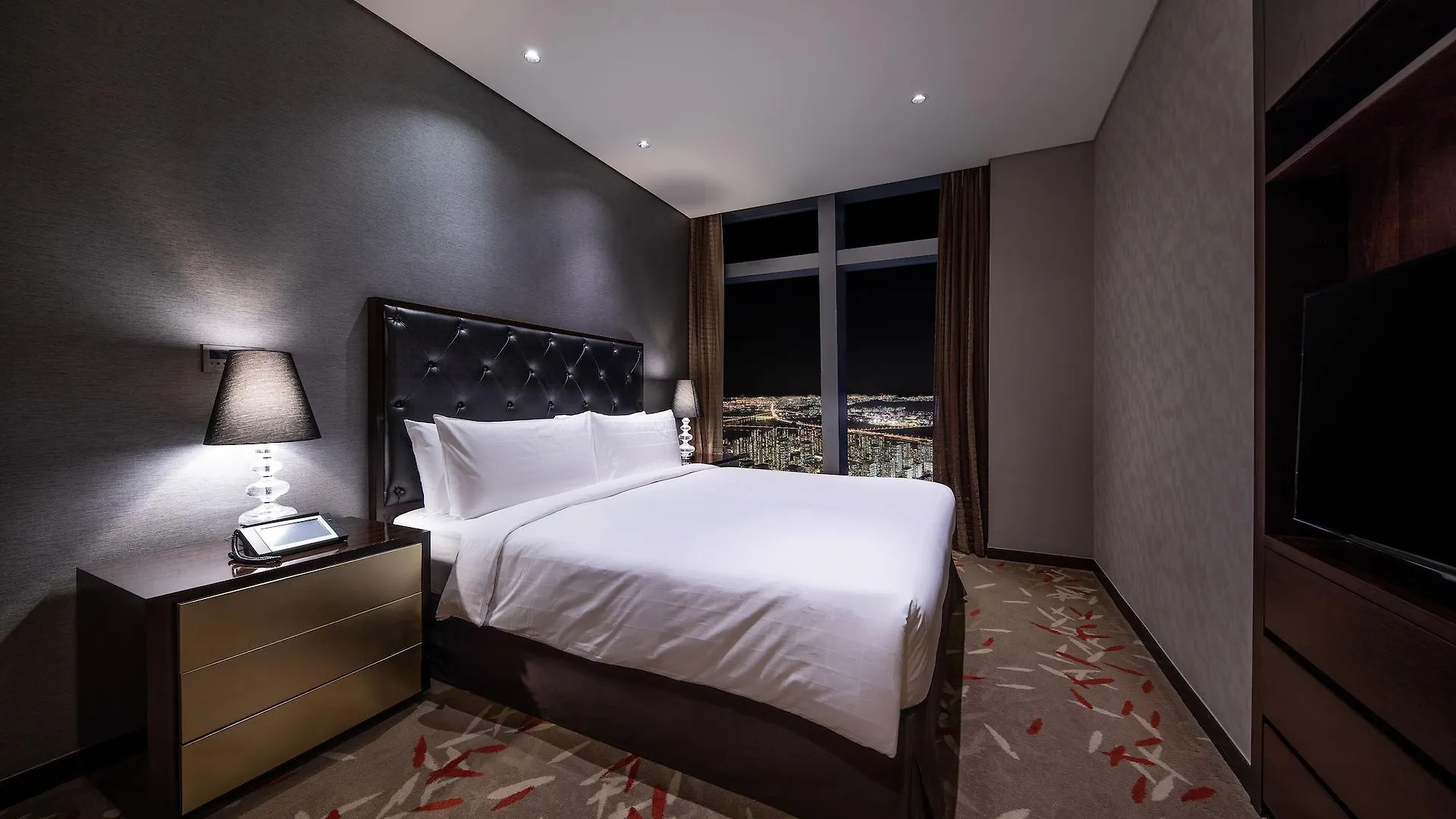 Oakwood Premier Incheon Aparthotel 5*,  South Korea