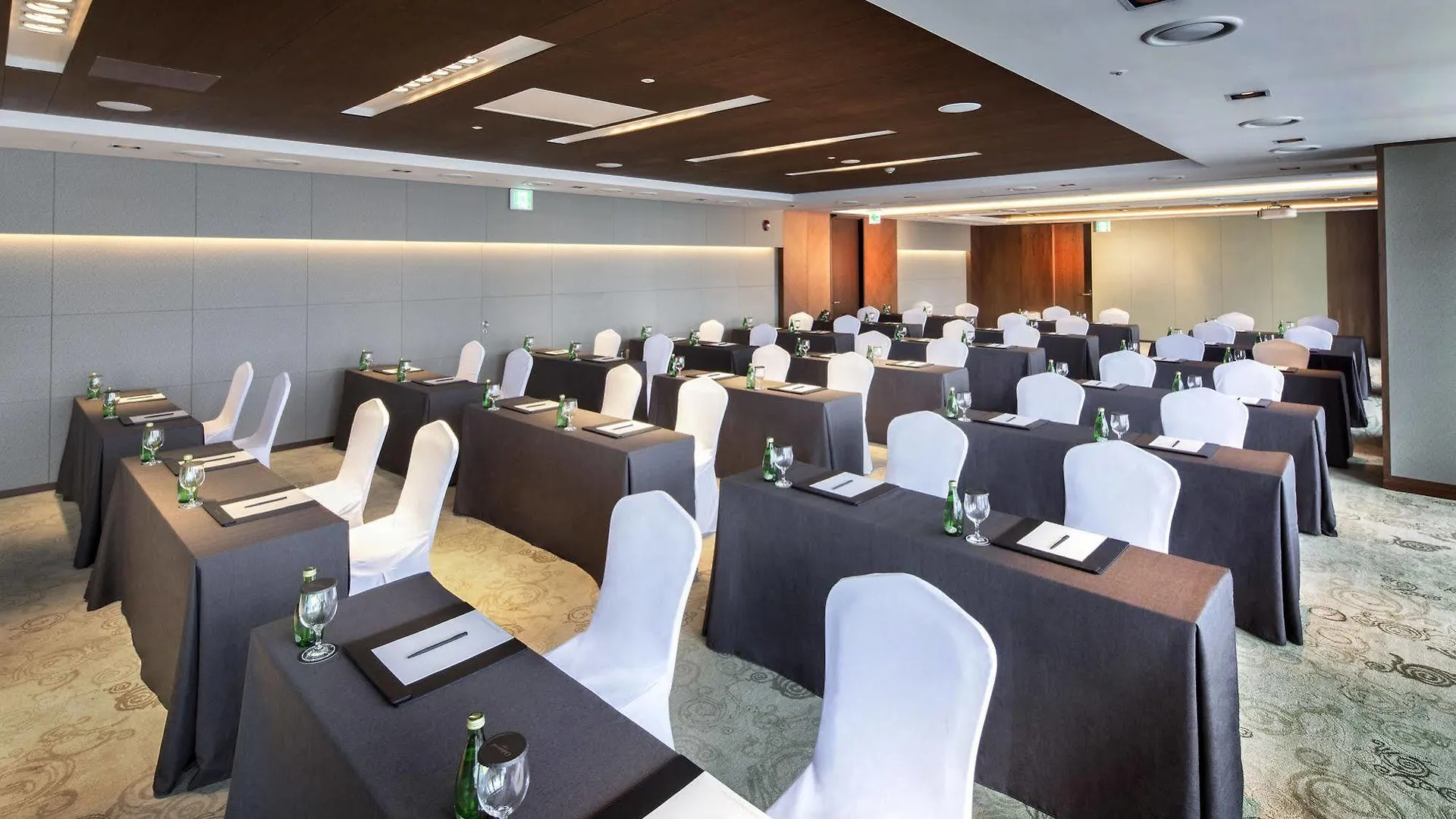 Oakwood Premier Incheon Aparthotel 5*,  South Korea